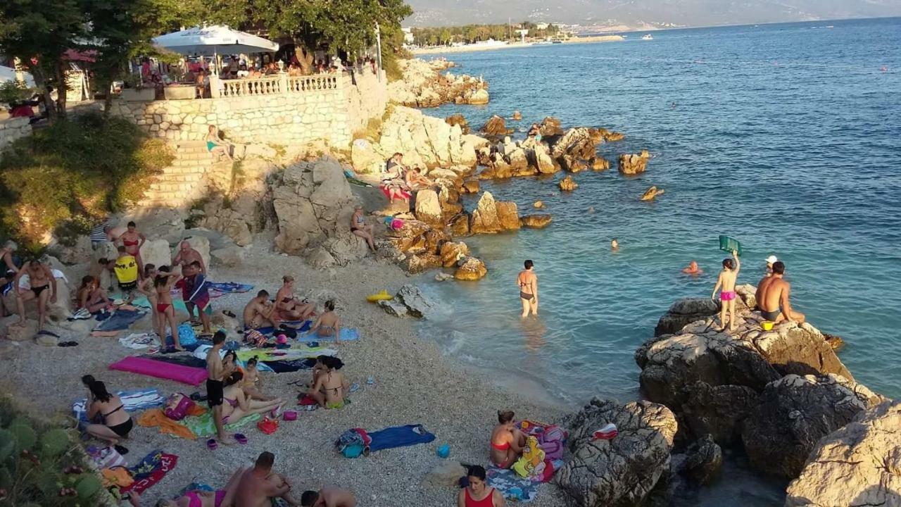 Vacation Home Grill & Chill With 350M2 Garden With Bbq ノヴィ・ヴィノドロスキー エクステリア 写真