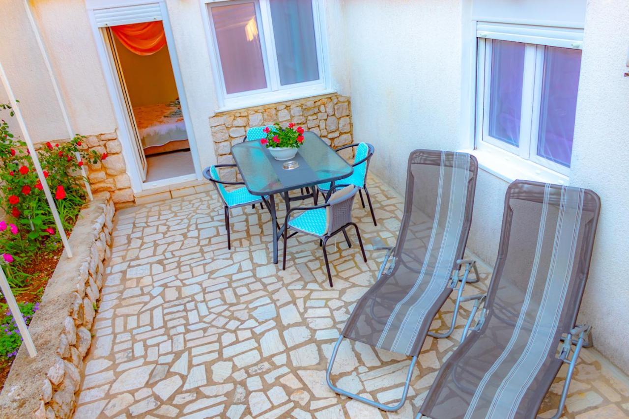 Vacation Home Grill & Chill With 350M2 Garden With Bbq ノヴィ・ヴィノドロスキー エクステリア 写真
