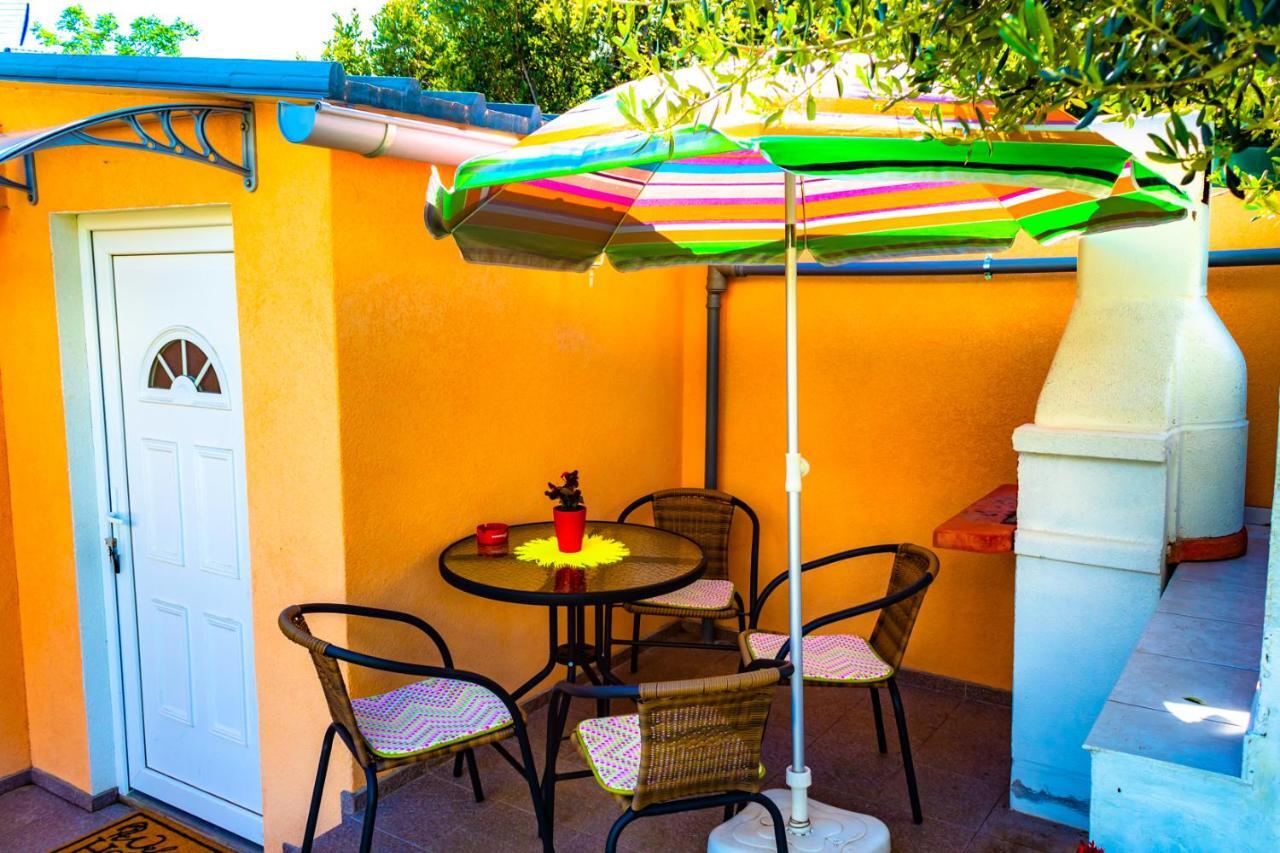 Vacation Home Grill & Chill With 350M2 Garden With Bbq ノヴィ・ヴィノドロスキー エクステリア 写真
