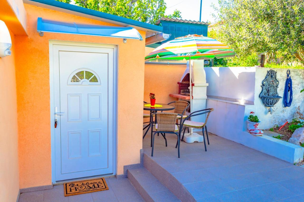 Vacation Home Grill & Chill With 350M2 Garden With Bbq ノヴィ・ヴィノドロスキー エクステリア 写真